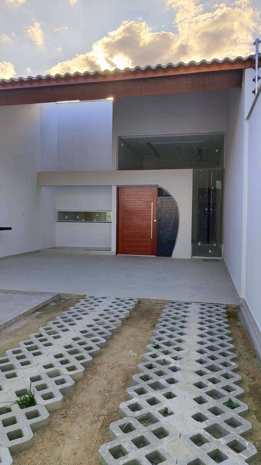 Casa à venda com 3 quartos - ,